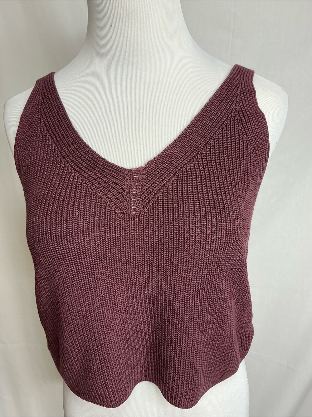 2185 - Urban Heritage Plum Knit Tank Top
